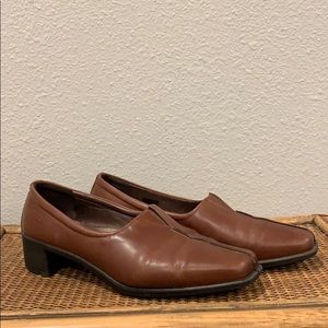 preppy Ecco Loafer in brown, Sz7